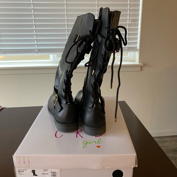 Like new - CRB girl tall black boots with lace up back size 4 - Picture 2 of 6